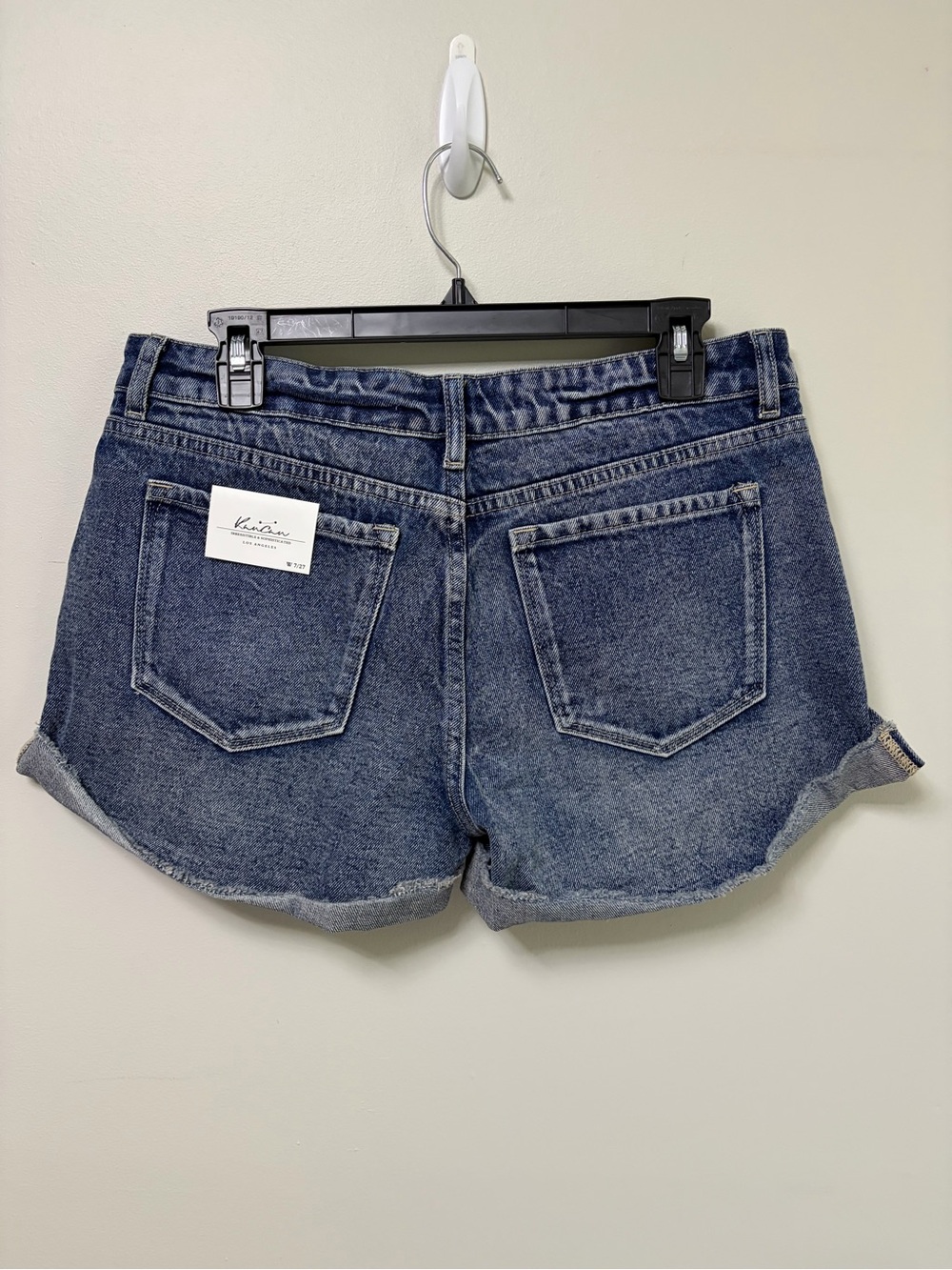 NWT KanCan Beren Mid Rise Distressed Cuffed Denim Shorts KC5142YT Size 27 / W7 - Picture 8 of 13